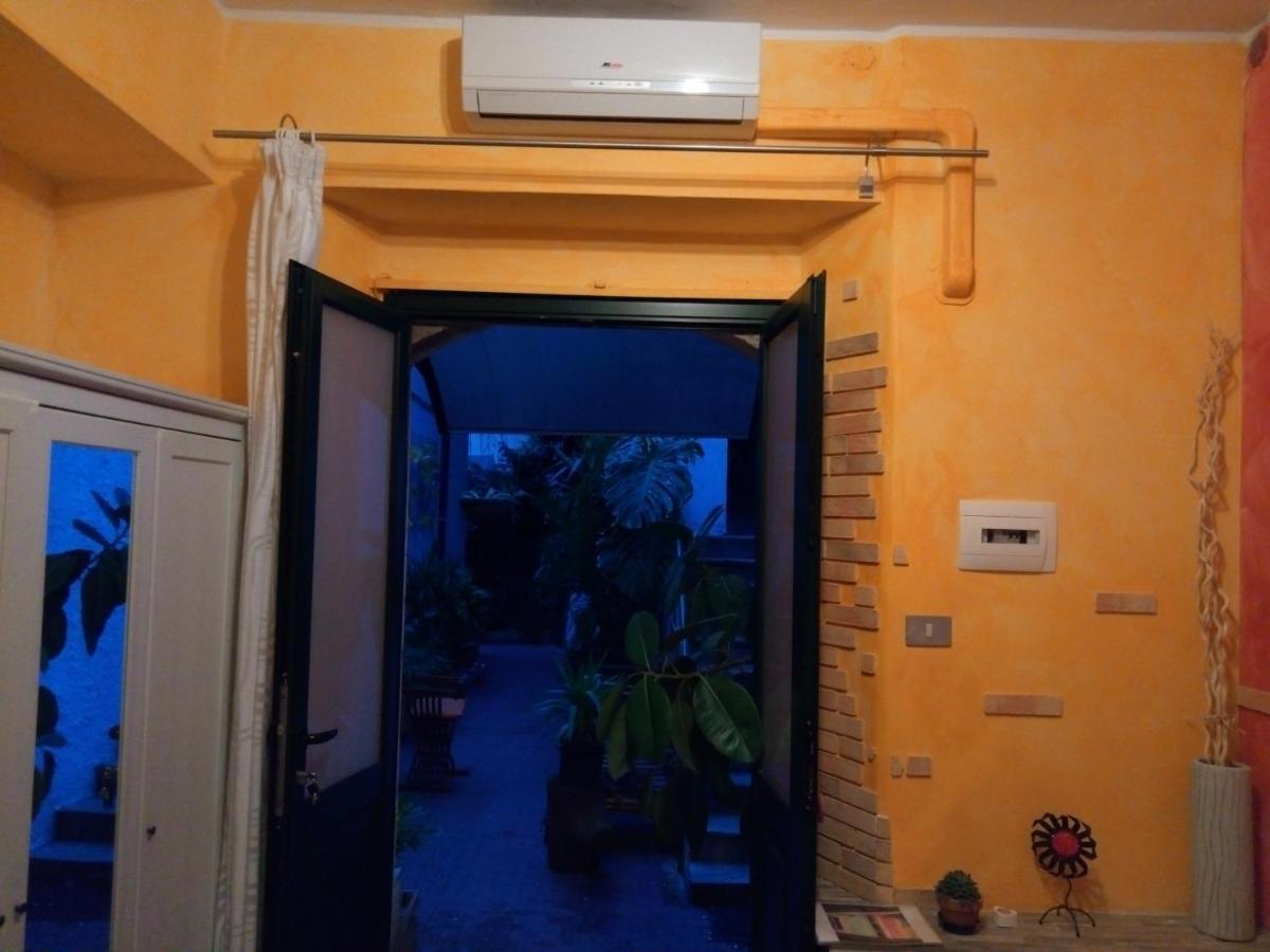 "Private Room" Stanza Privata With Private Bathroom - Shared Kitchen And Beautiful Terrace On Taormina Center Hostel Taormina Ngoại thất bức ảnh